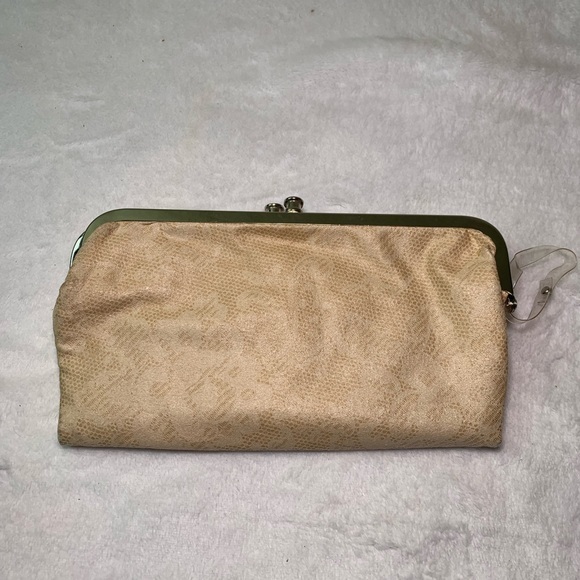 Cream Wallet clutch with lots of pockets - Picture 1 of 9